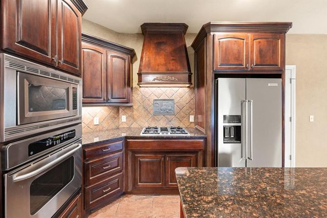 2901 Bracken Court, Edmond, OK 73034