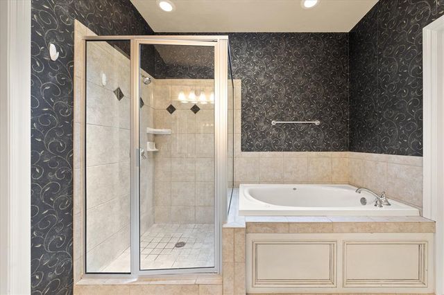 2901 Bracken Court, Edmond, OK 73034