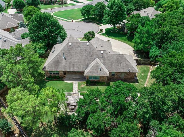 2901 Bracken Court, Edmond, OK 73034