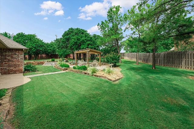 2901 Bracken Court, Edmond, OK 73034