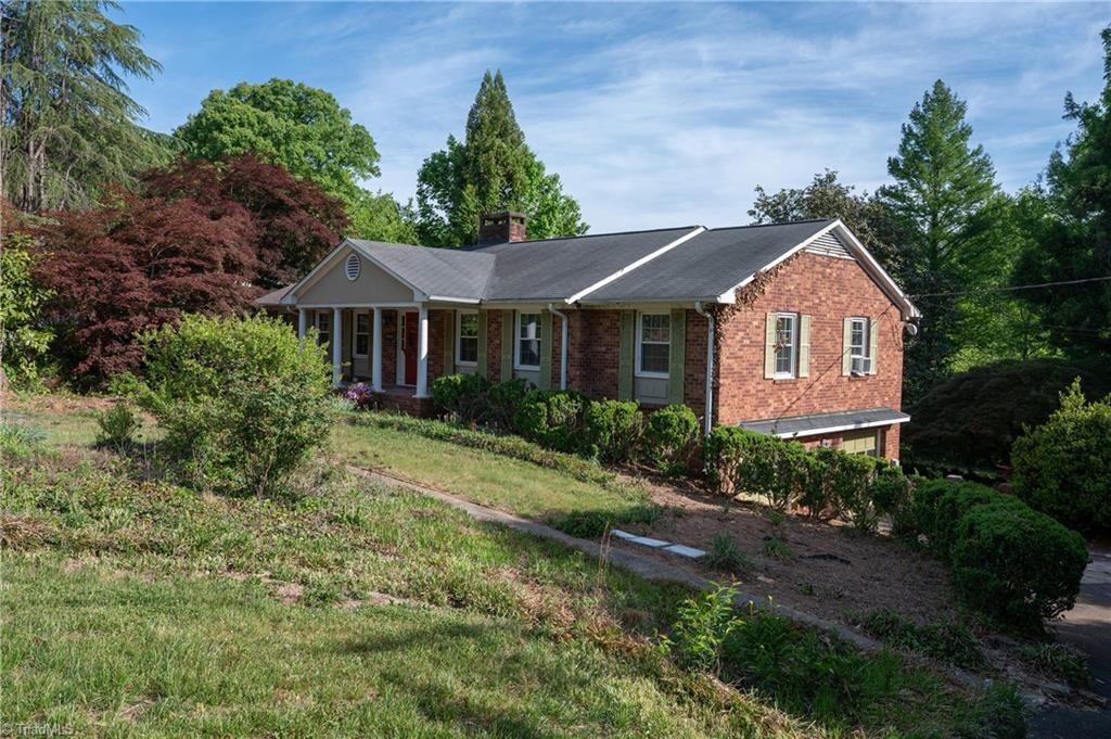 4229 Mashie Drive, Pfafftown, NC 27040