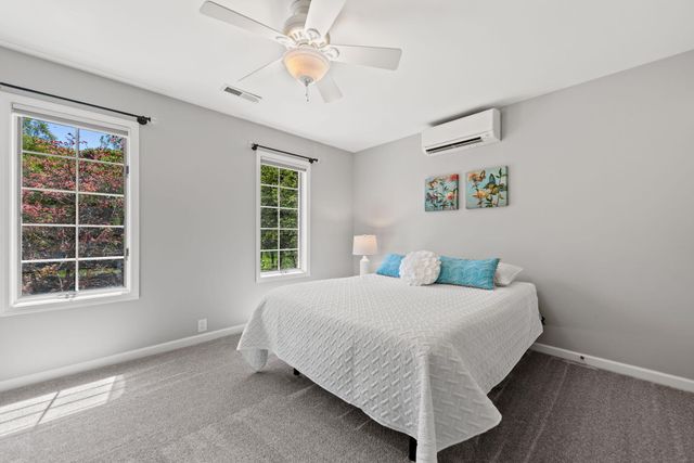 4414 Thornbury Drive E, Valparaiso, IN 46383