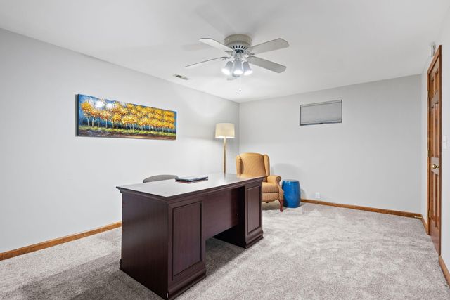 4414 Thornbury Drive E, Valparaiso, IN 46383