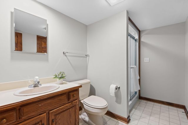 4414 Thornbury Drive E, Valparaiso, IN 46383