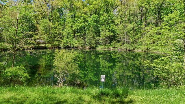 4414 Thornbury Drive E, Valparaiso, IN 46383