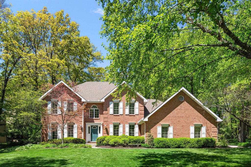 4414 Thornbury Drive E, Valparaiso, IN 46383