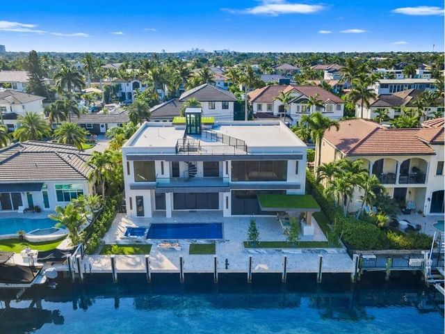 2441 NE 48th Court, Lighthouse Point, FL 33064