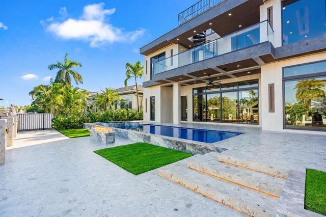 2441 NE 48th Court, Lighthouse Point, FL 33064
