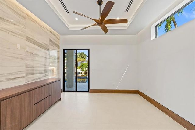 2441 NE 48th Court, Lighthouse Point, FL 33064