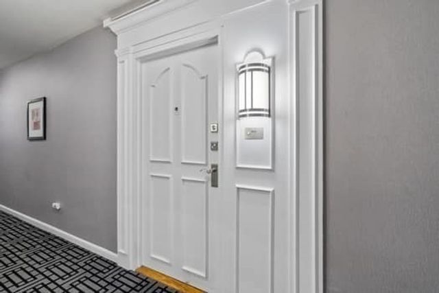 20 Hammond Pond Pkwy 602, Newton, MA 02467