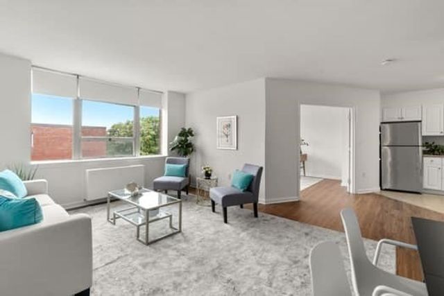 20 Hammond Pond Pkwy 602, Newton, MA 02467