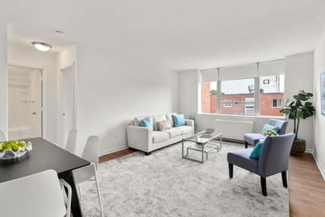 20 Hammond Pond Pkwy 602, Newton, MA 02467