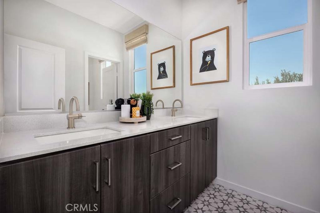 Image 13 of property listing at 3660 W S. Eichler Paseo 1, Ontario, CA 91761