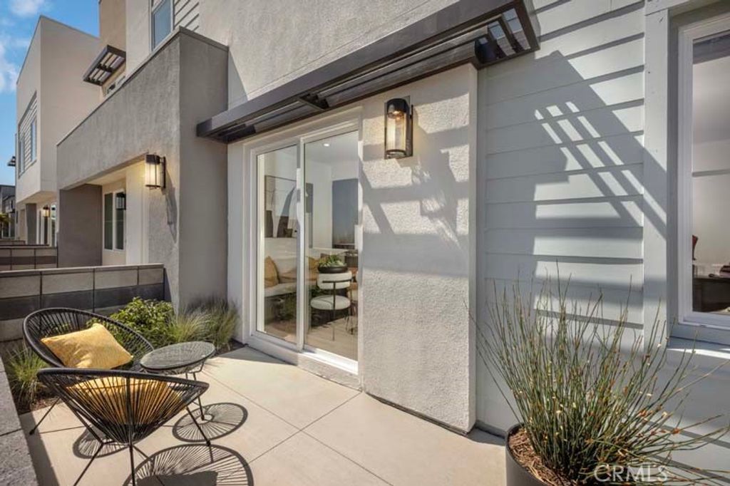 Image 2 of property listing at 3660 W S. Eichler Paseo 1, Ontario, CA 91761