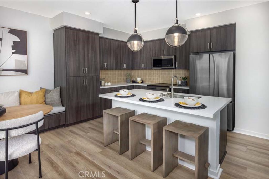 Image 6 of property listing at 3660 W S. Eichler Paseo 1, Ontario, CA 91761