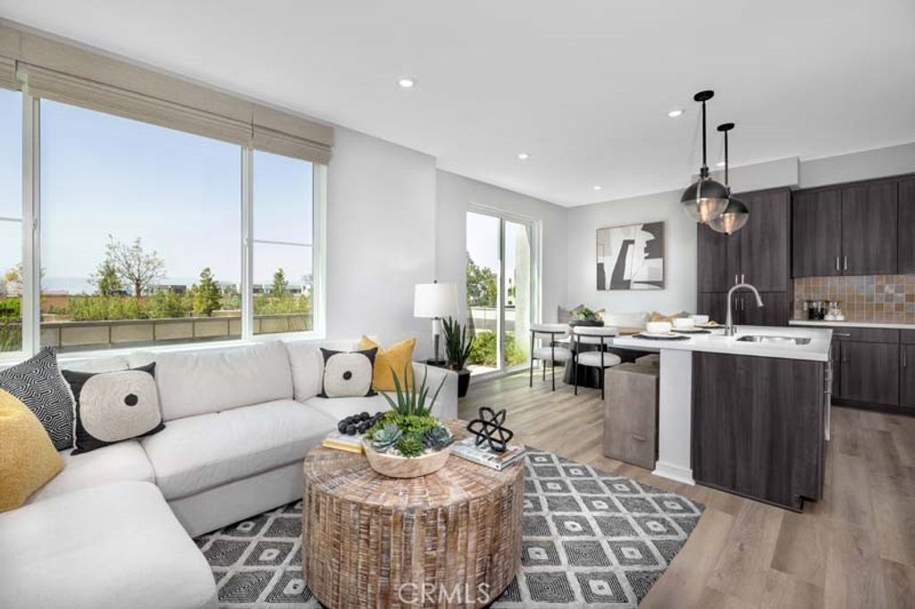 Image 7 of property listing at 3660 W S. Eichler Paseo 1, Ontario, CA 91761
