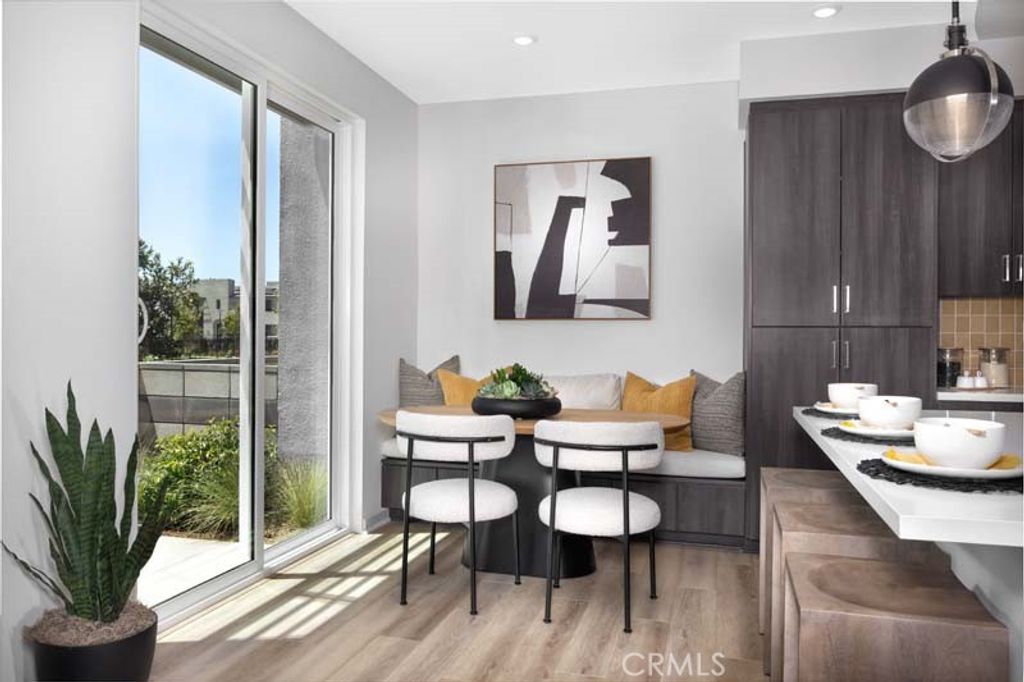 Image 8 of property listing at 3660 W S. Eichler Paseo 1, Ontario, CA 91761