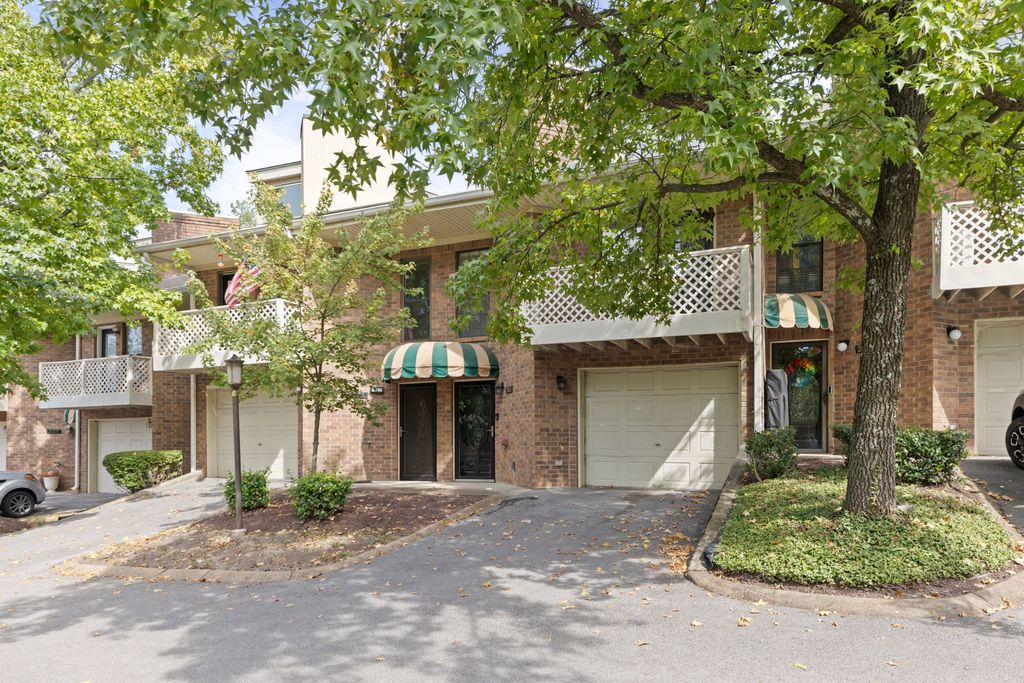 243 Glenstone Cir, Brentwood, TN 37027