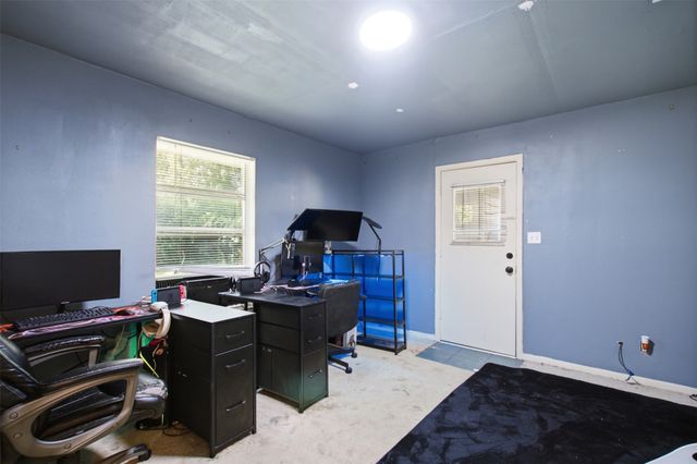 912 Sycamore Street, Commerce, TX 75428