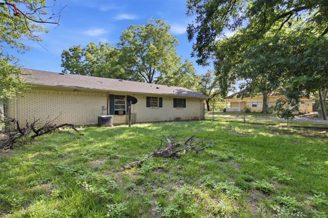 912 Sycamore Street, Commerce, TX 75428