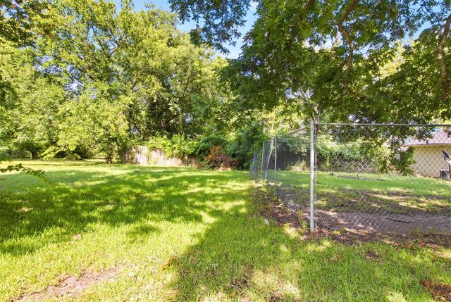 912 Sycamore Street, Commerce, TX 75428