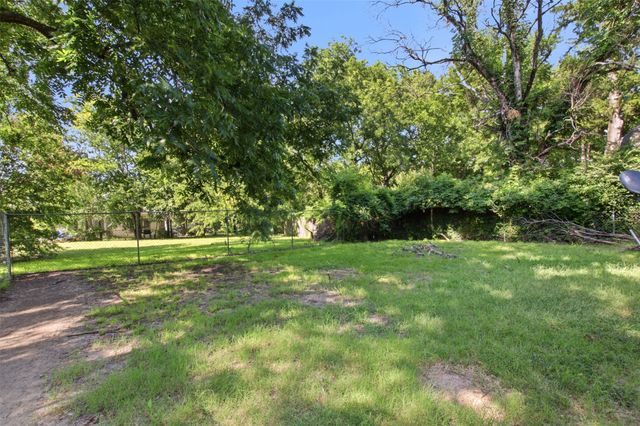 912 Sycamore Street, Commerce, TX 75428