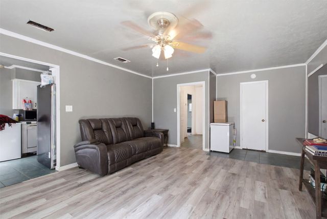 912 Sycamore Street, Commerce, TX 75428