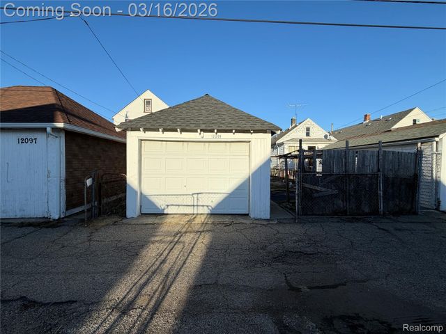 12091 Sobieski Street, Hamtramck, MI 48212