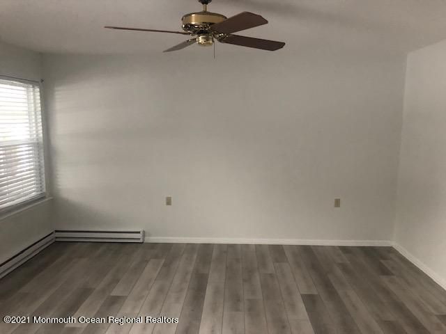 35 Greenwich Avenue, Manchester, NJ 08759