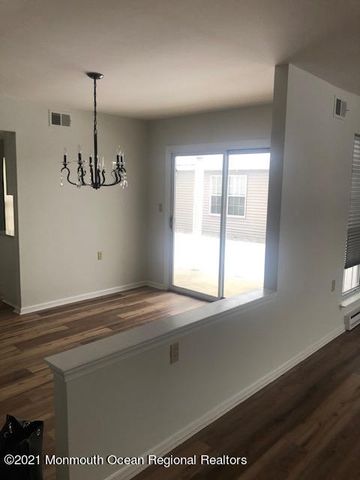 35 Greenwich Avenue, Manchester, NJ 08759