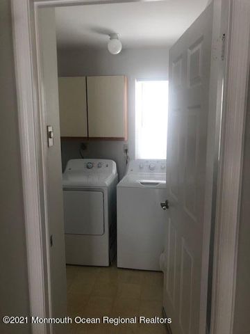 35 Greenwich Avenue, Manchester, NJ 08759