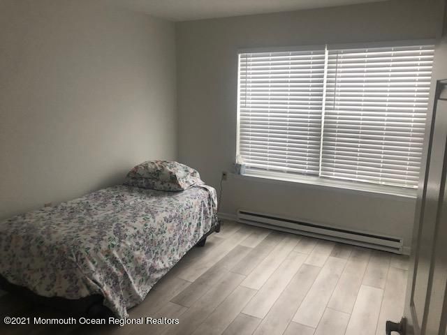 35 Greenwich Avenue, Manchester, NJ 08759