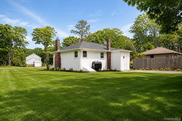 18 Merrick Road, Shirley, NY 11967
