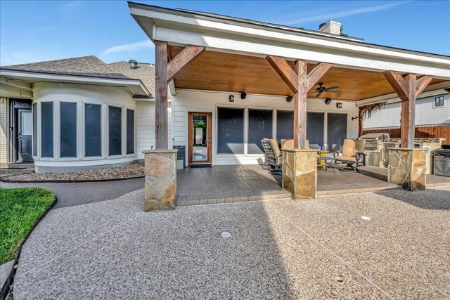 1627 Lake Bluff Drive, El Lago, TX 77586