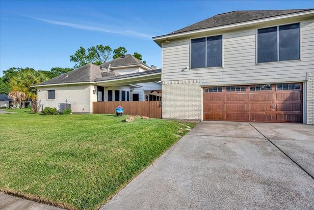 1627 Lake Bluff Drive, El Lago, TX 77586