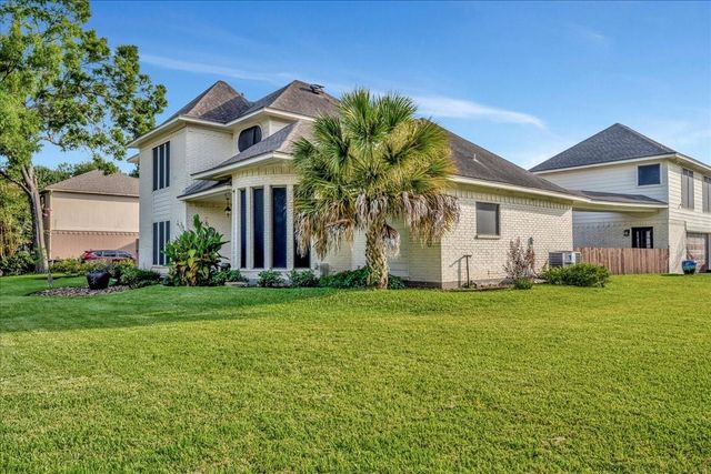 1627 Lake Bluff Drive, El Lago, TX 77586