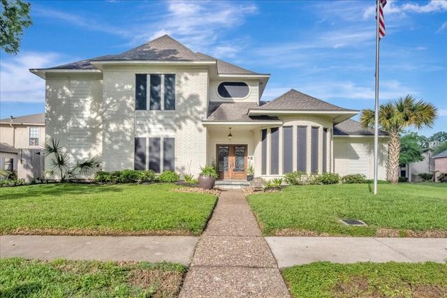 1627 Lake Bluff Drive, El Lago, TX 77586