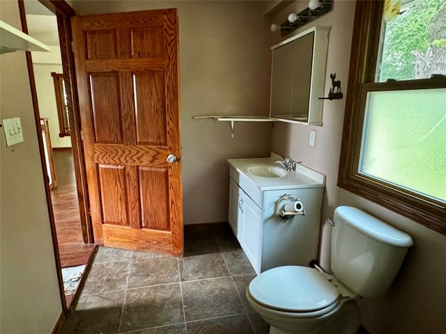 4227 E Sheridan Avenue, Des Moines, IA 50317