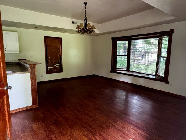 4227 E Sheridan Avenue, Des Moines, IA 50317