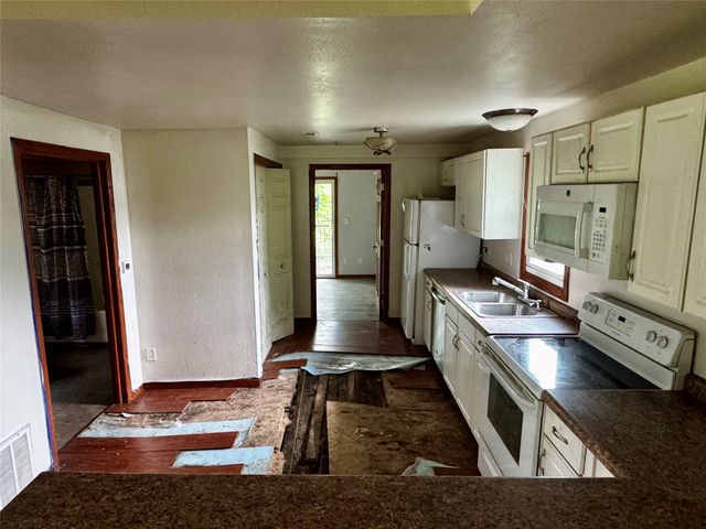 4227 E Sheridan Avenue, Des Moines, IA 50317