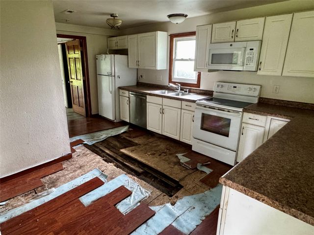 4227 E Sheridan Avenue, Des Moines, IA 50317