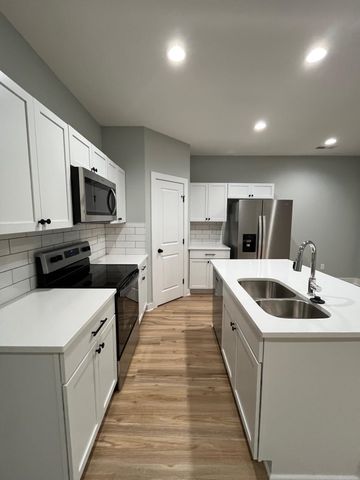 6815 W Kollmeyer St, Wichita, KS 67205