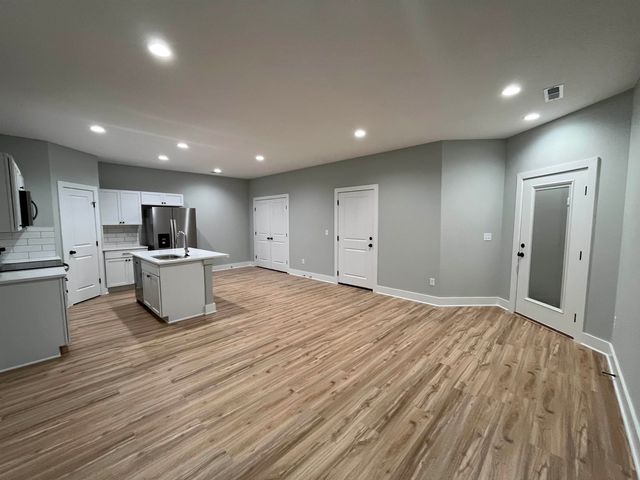6815 W Kollmeyer St, Wichita, KS 67205