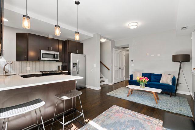 1525 N Claremont Avenue 1A, Chicago, IL 60622