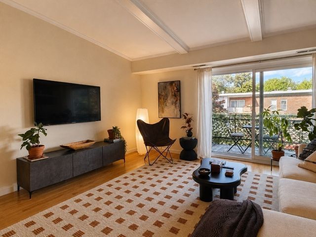 55 Broadlawn Park 16B, Boston, MA 02467