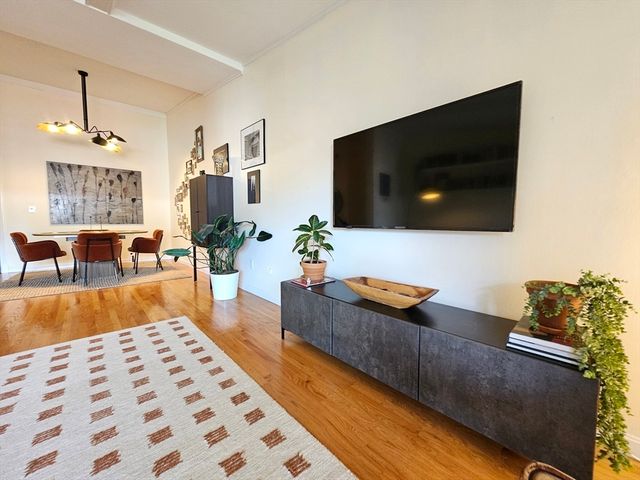 55 Broadlawn Park 16B, Boston, MA 02467
