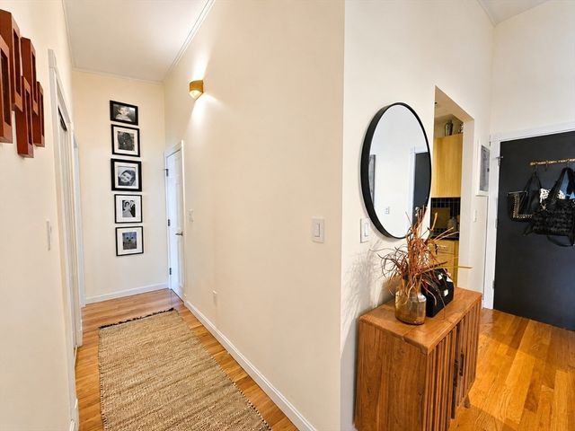55 Broadlawn Park 16B, Boston, MA 02467