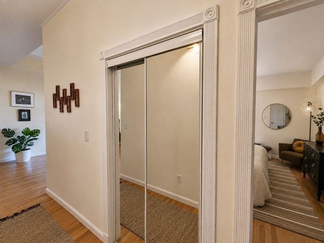 55 Broadlawn Park 16B, Boston, MA 02467