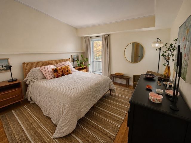55 Broadlawn Park 16B, Boston, MA 02467