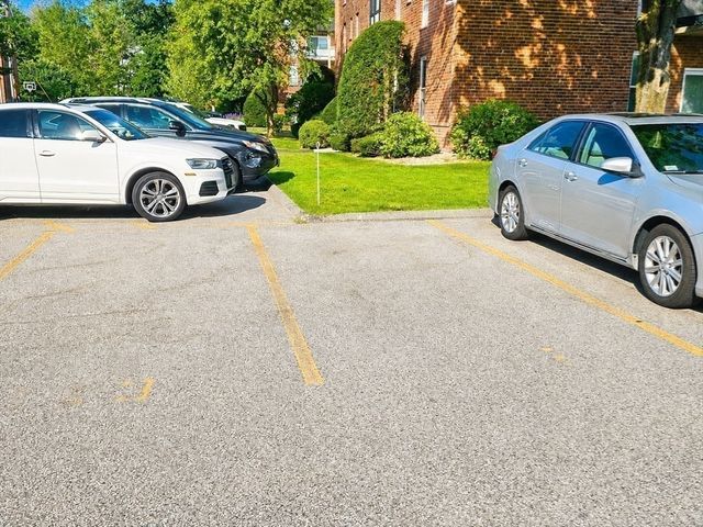 55 Broadlawn Park 16B, Boston, MA 02467